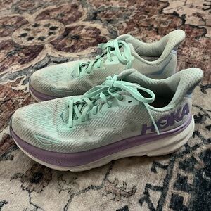 Hoka Clifton 9